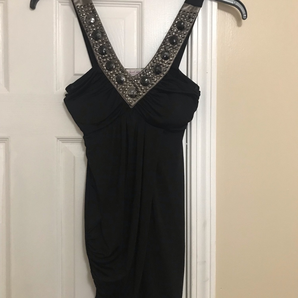 Gorgeous black tank with big jewels